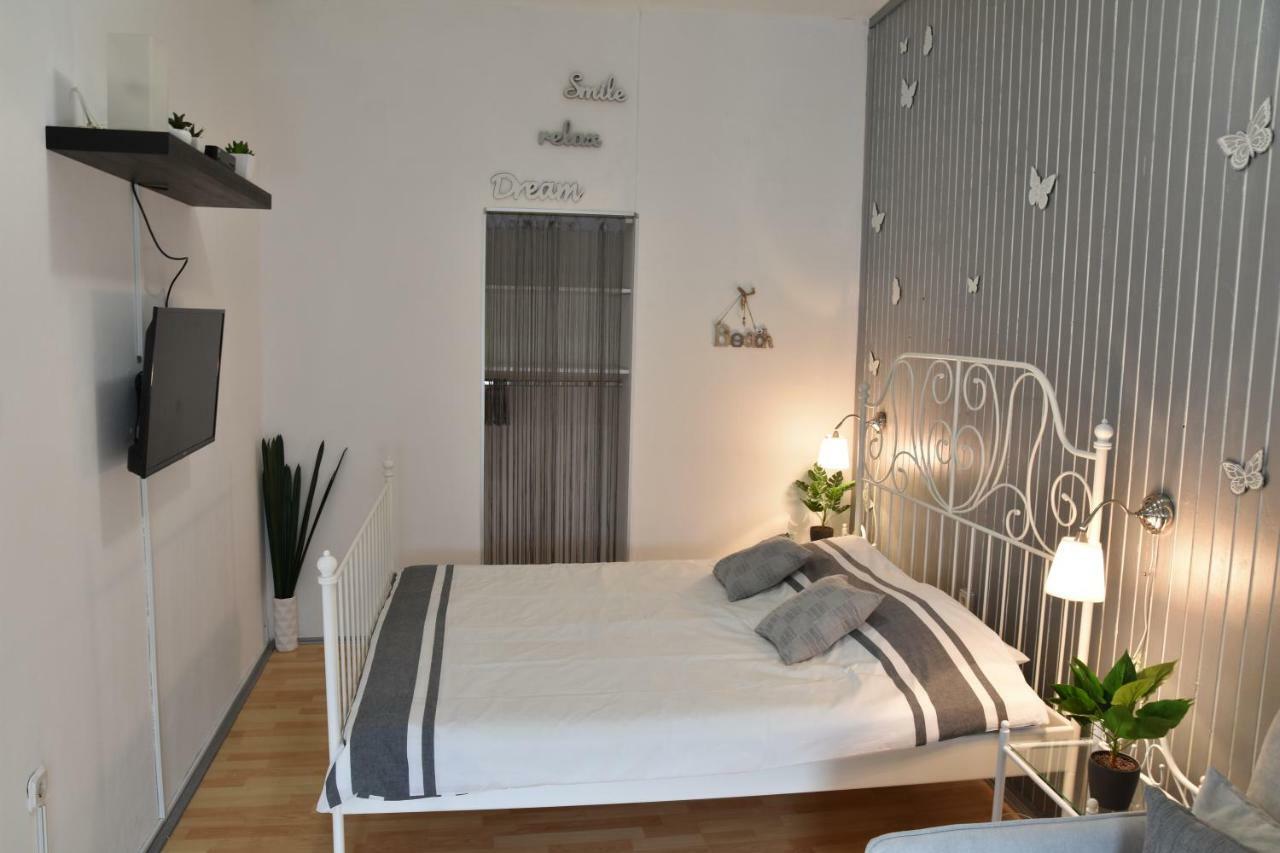 Studio Apartment Lumen Pula Bagian luar foto